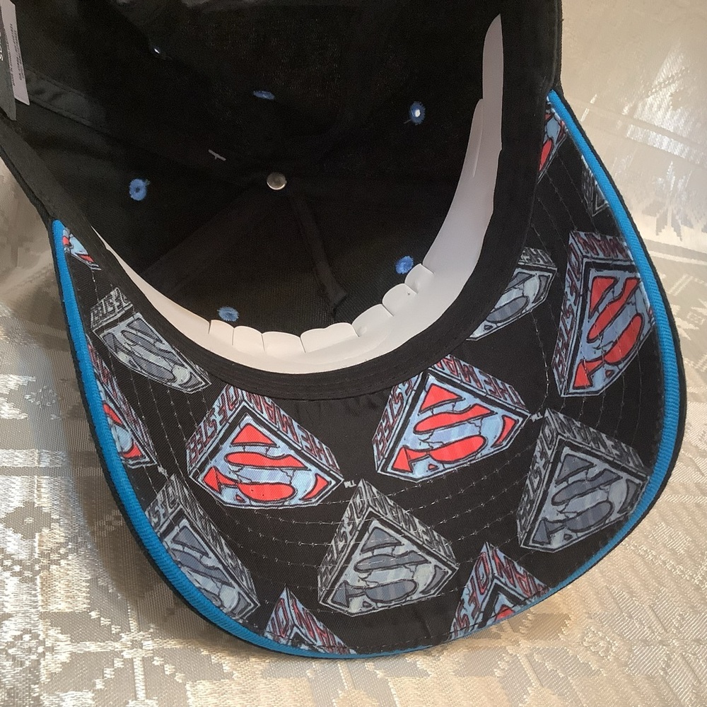 Superman Trucker Hat O/S Adjustable Snap Closure - Picture 4 of 8